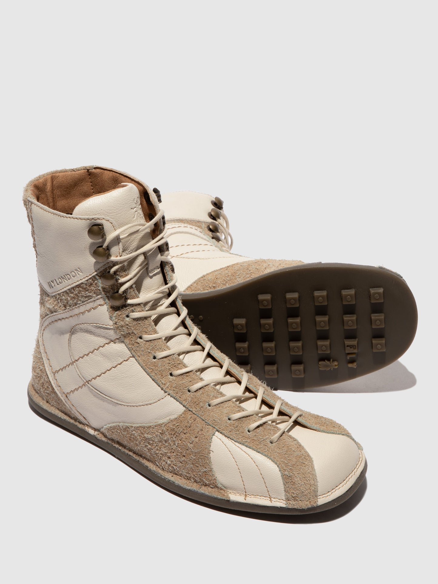Hi-Top Trainers FARV573FLY OFFWHITE