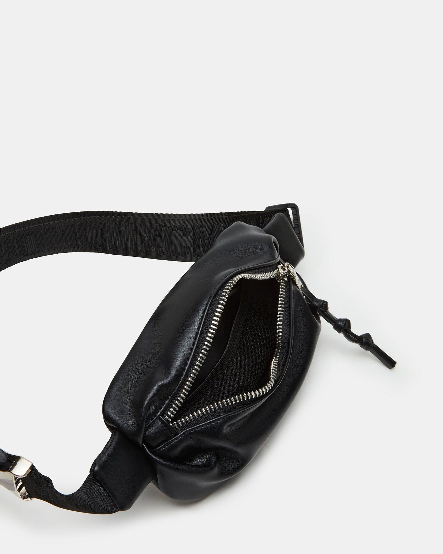 PLEATED BAGUETTE BELT BAG BLACK