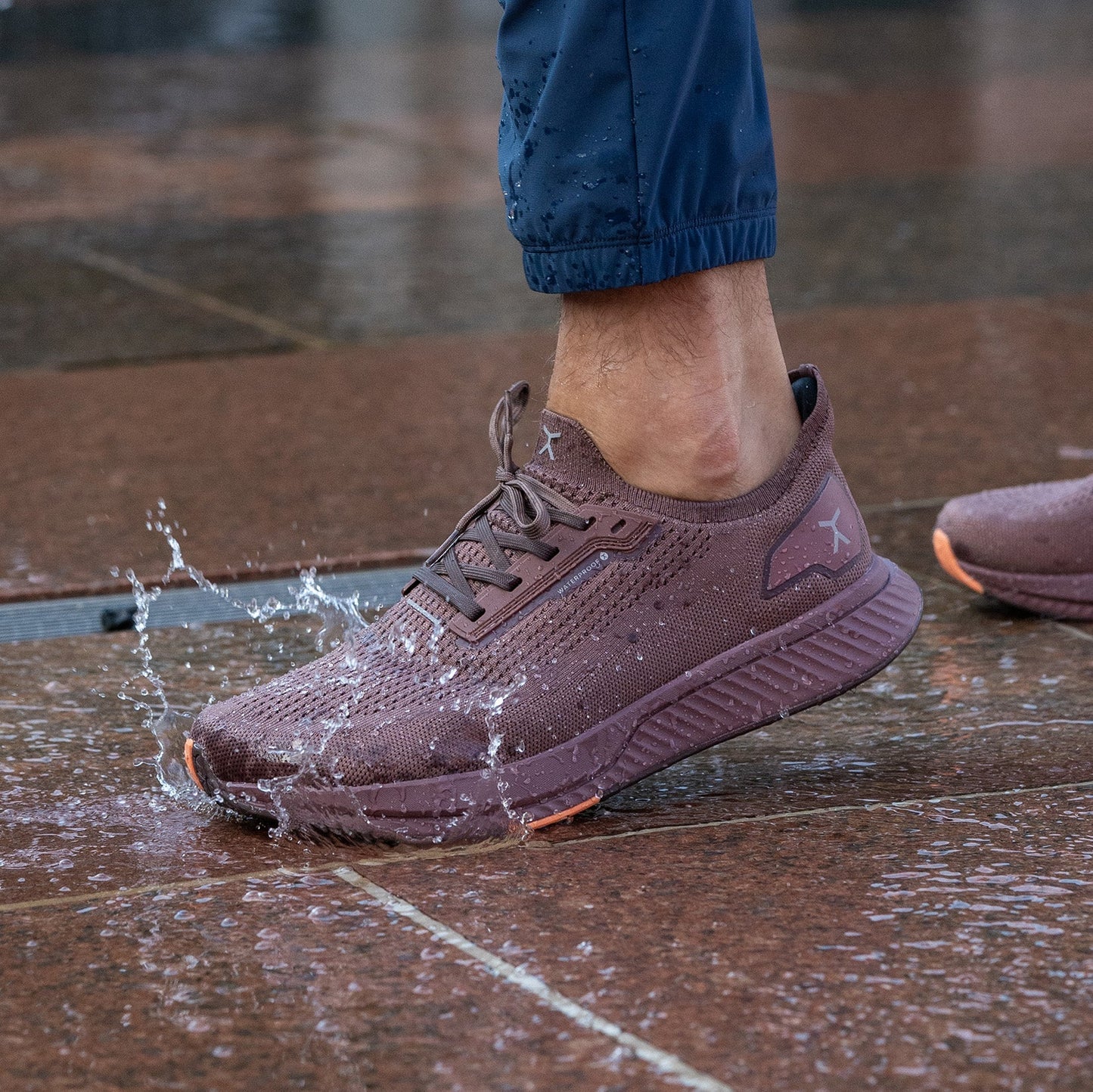 Adapt Waterproof Runner - SundialAdapt Waterproof Runner