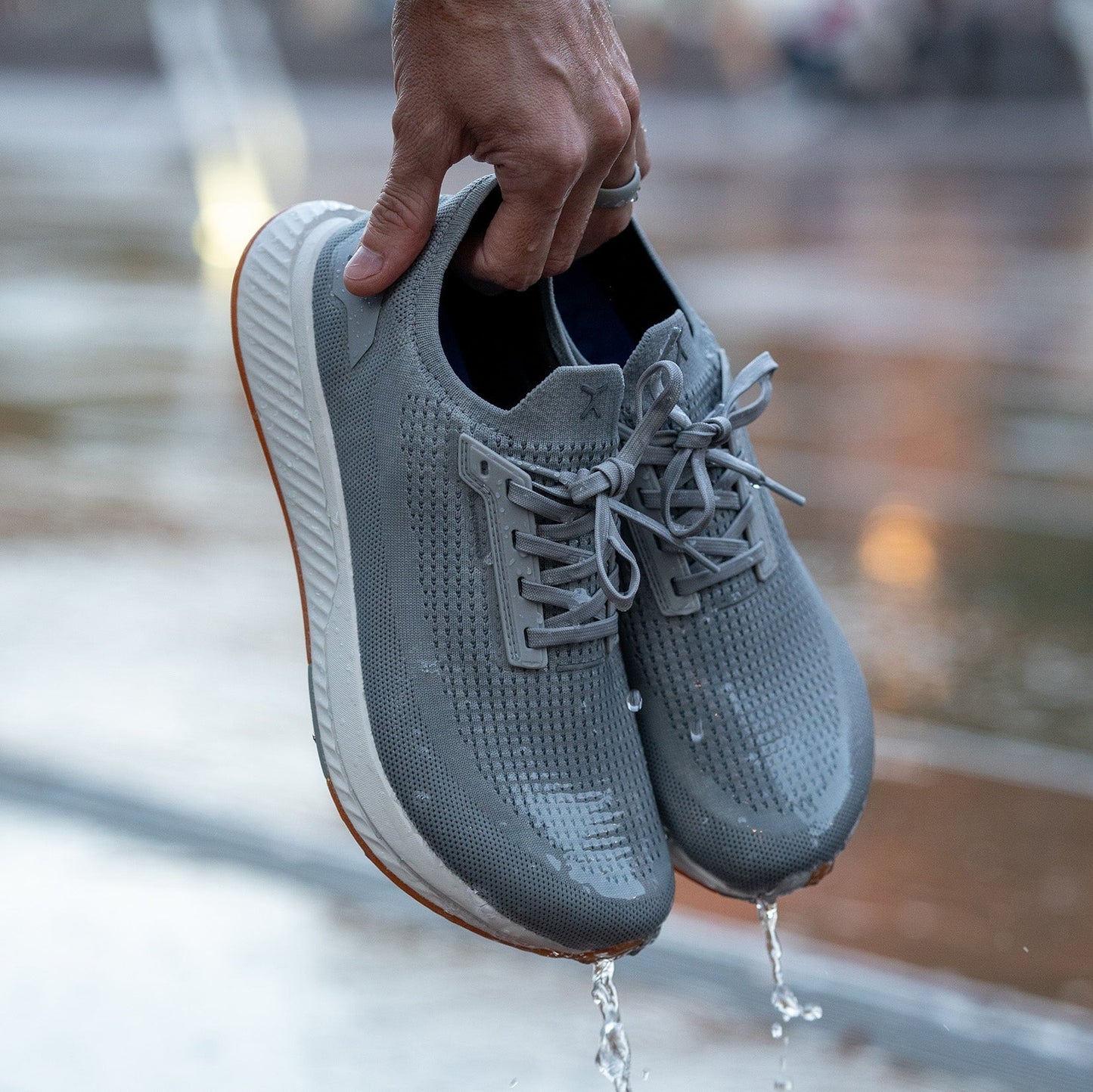 Adapt Waterproof Runner - SundialAdapt Waterproof Runner