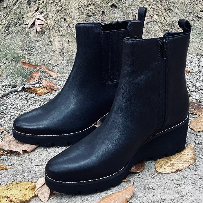 Womens Vionic Aria in Black — image 8