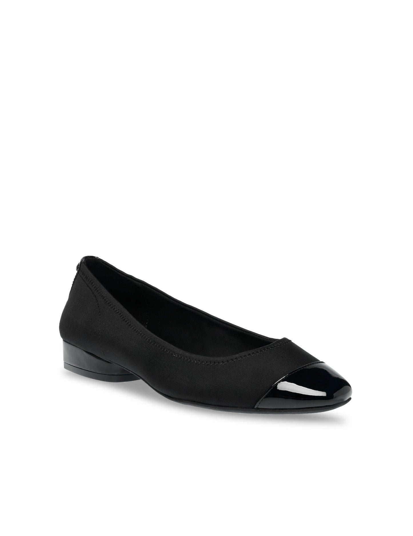 Carlie Flat