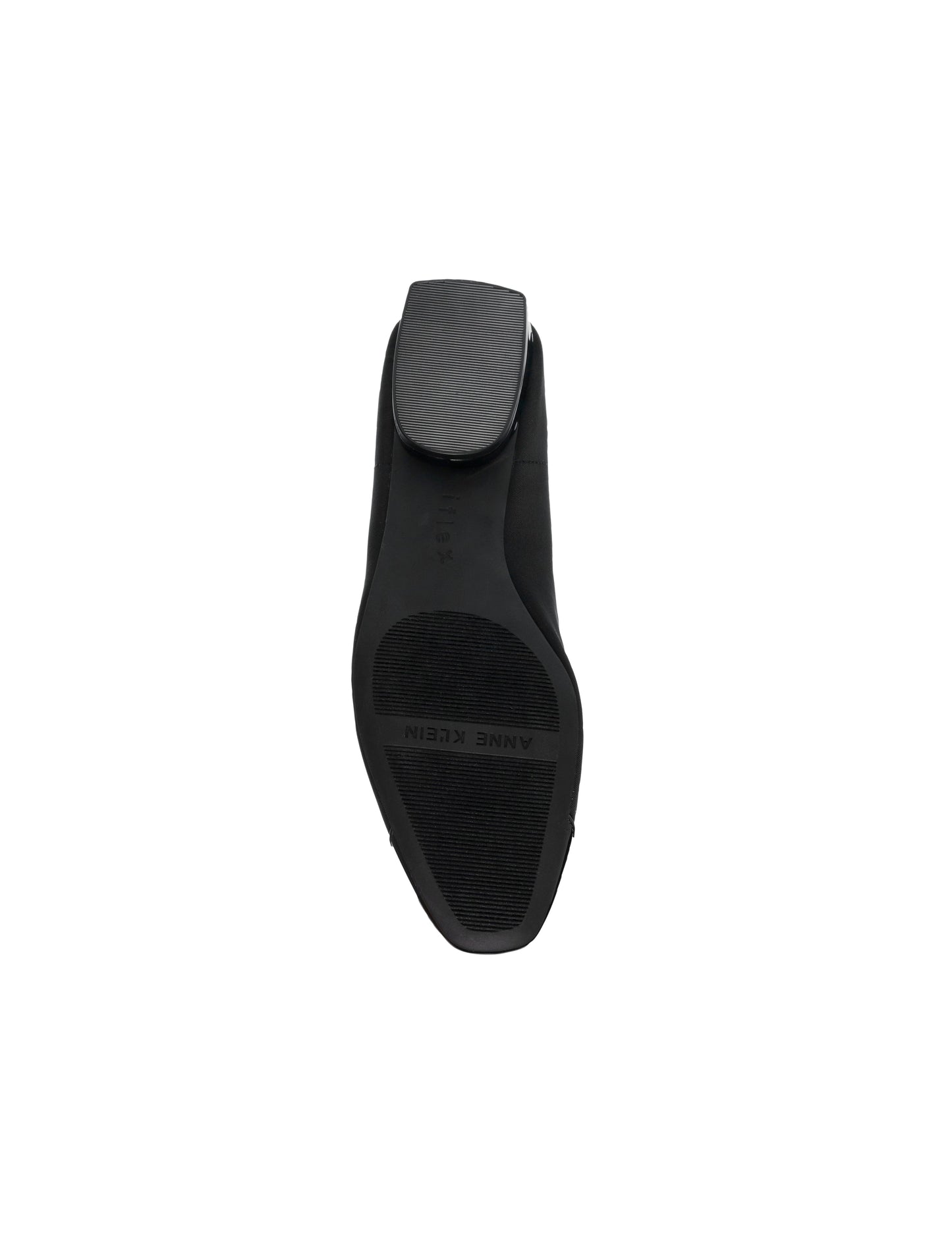 Carlie Flat