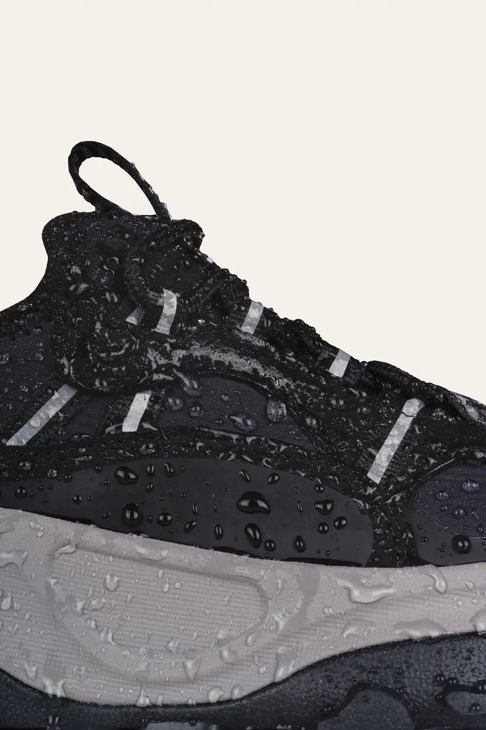 Women's Motu Sneaker - Black/Grey