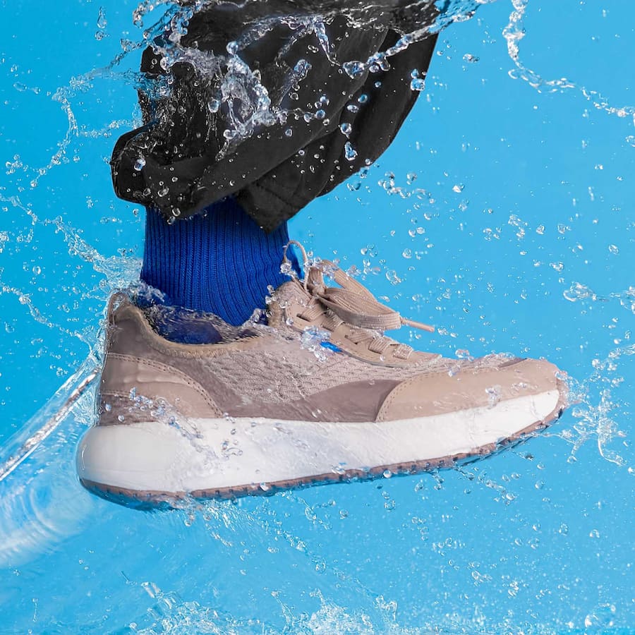 Women's Pacific Sneaker - Gravitate