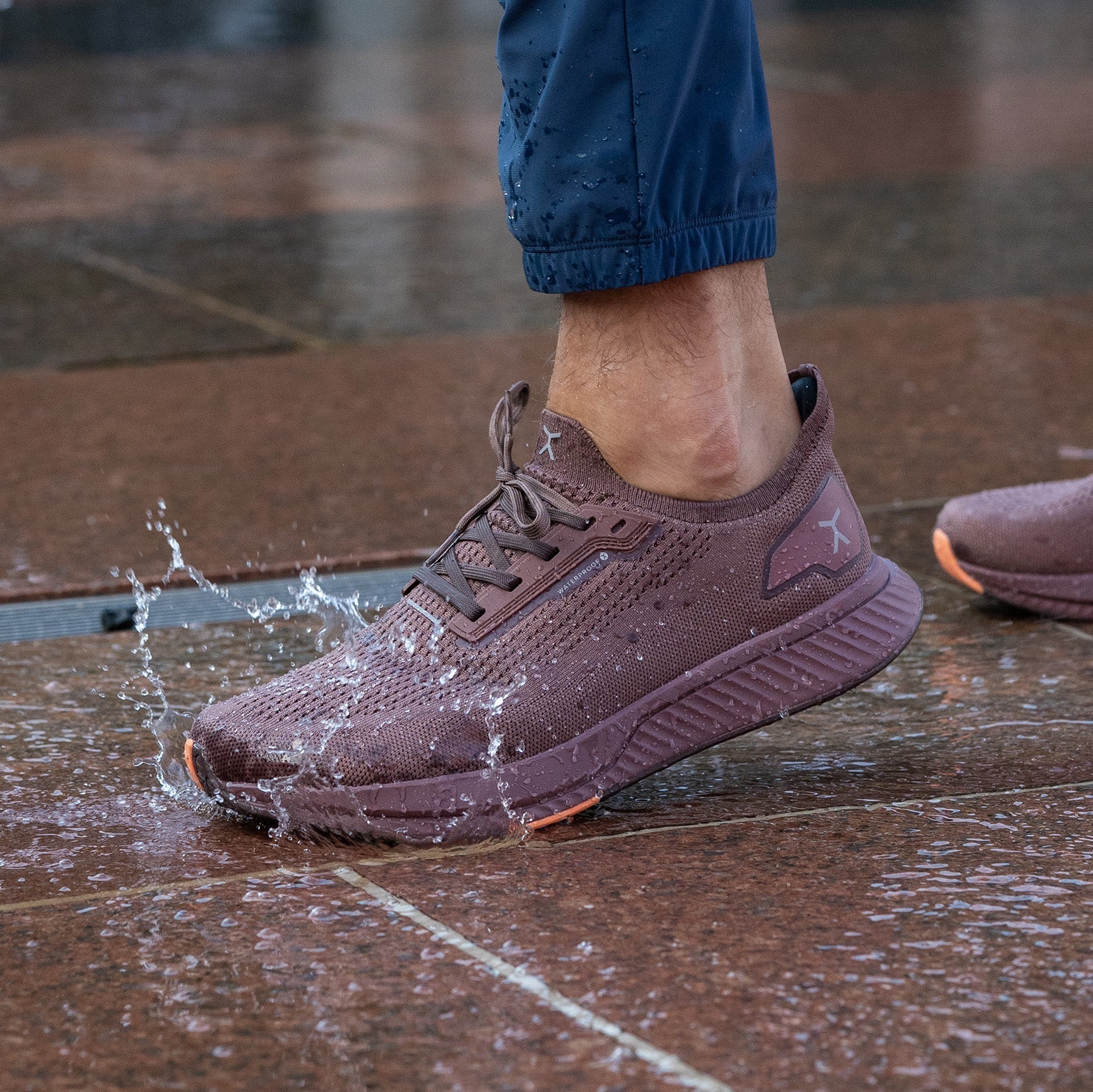 Adapt Waterproof Runner - SundialAdapt Waterproof Runner