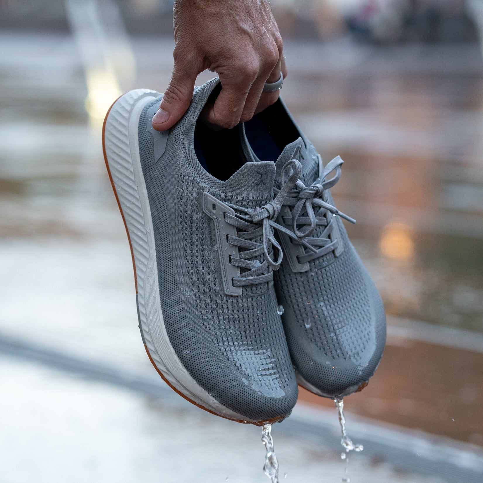 Adapt Waterproof Runner - SundialAdapt Waterproof Runner