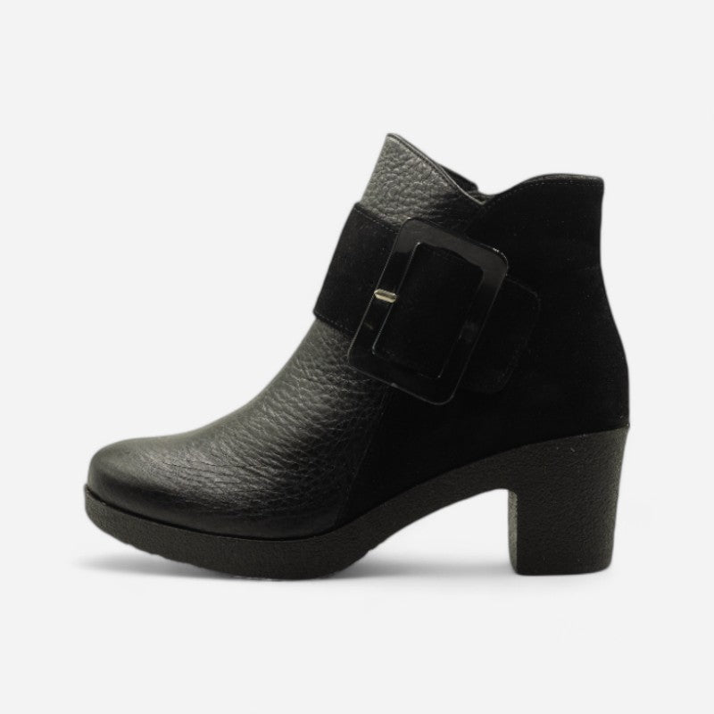 2494 Buckle Boot Black Comb