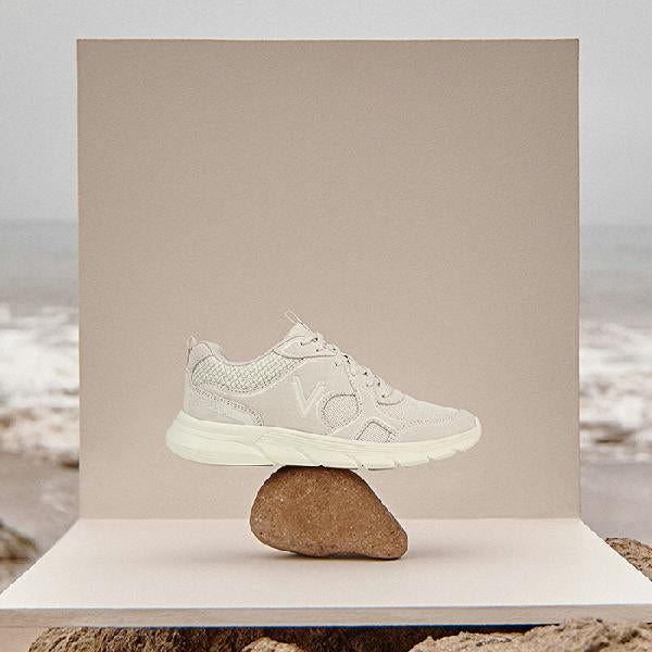 Womens Vionic Walk Parkside in Cream — image 8