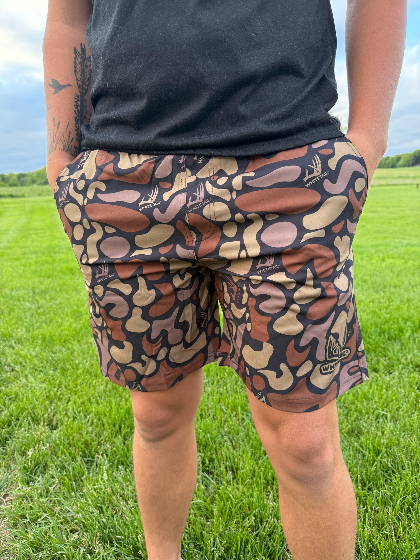 Whitetail Co. Hunt Camp Shorts Faded Old Dark Camo