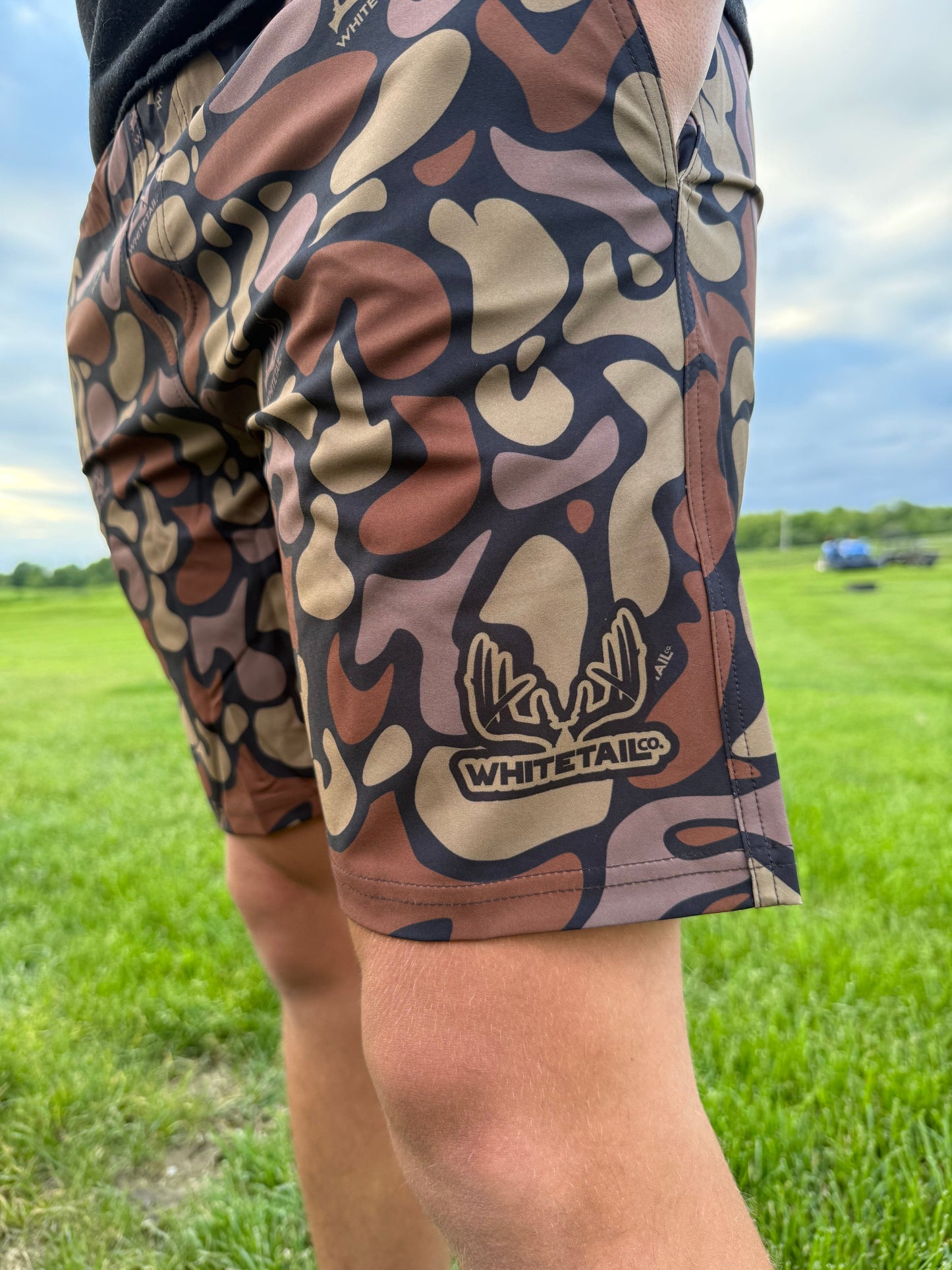 Whitetail Co. Hunt Camp Shorts Faded Old Dark Camo