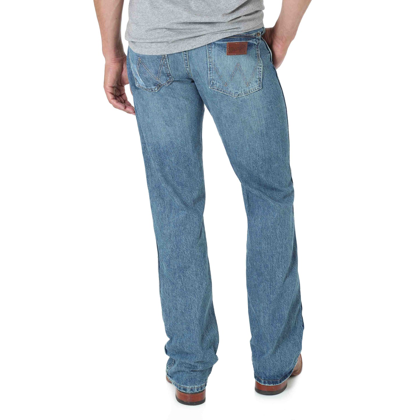 Wrangler Men's Retro Slim Fit Bootcut Jeans 77MWZWO