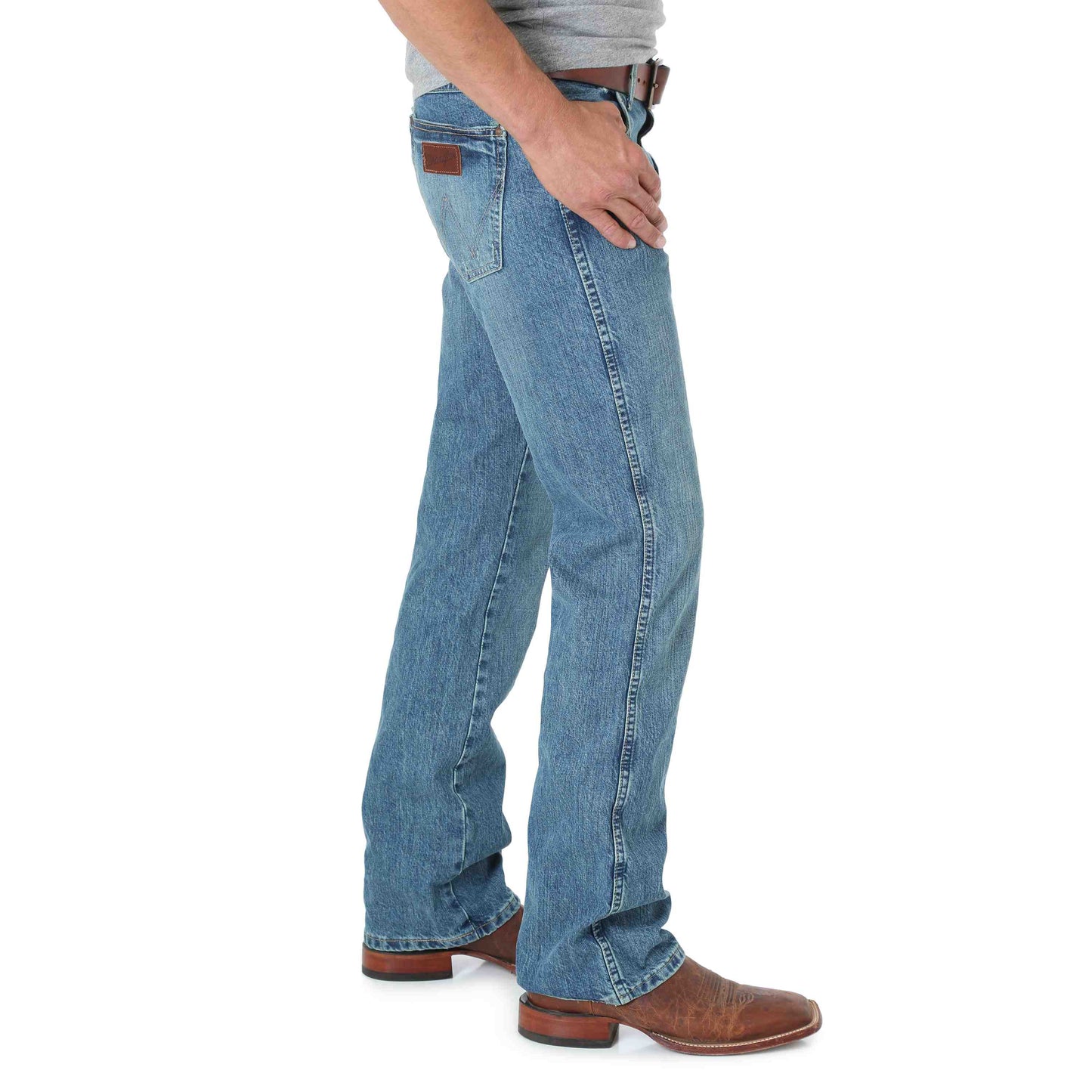 Wrangler Men's Retro Slim Fit Bootcut Jeans 77MWZWO