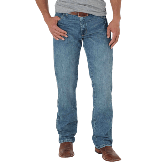 Wrangler Men's Retro Slim Fit Bootcut Jeans 77MWZWO